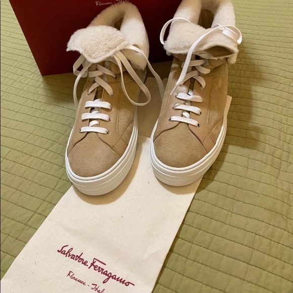 - Ferragamo Nisia Genuine Shearling Lined Sneaker nwt - Picture 1 of 8